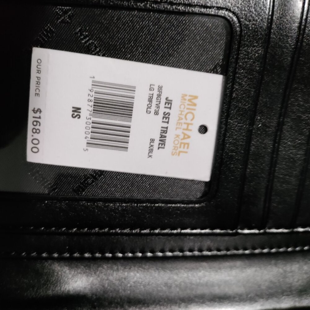 New Michael Kors Wallet